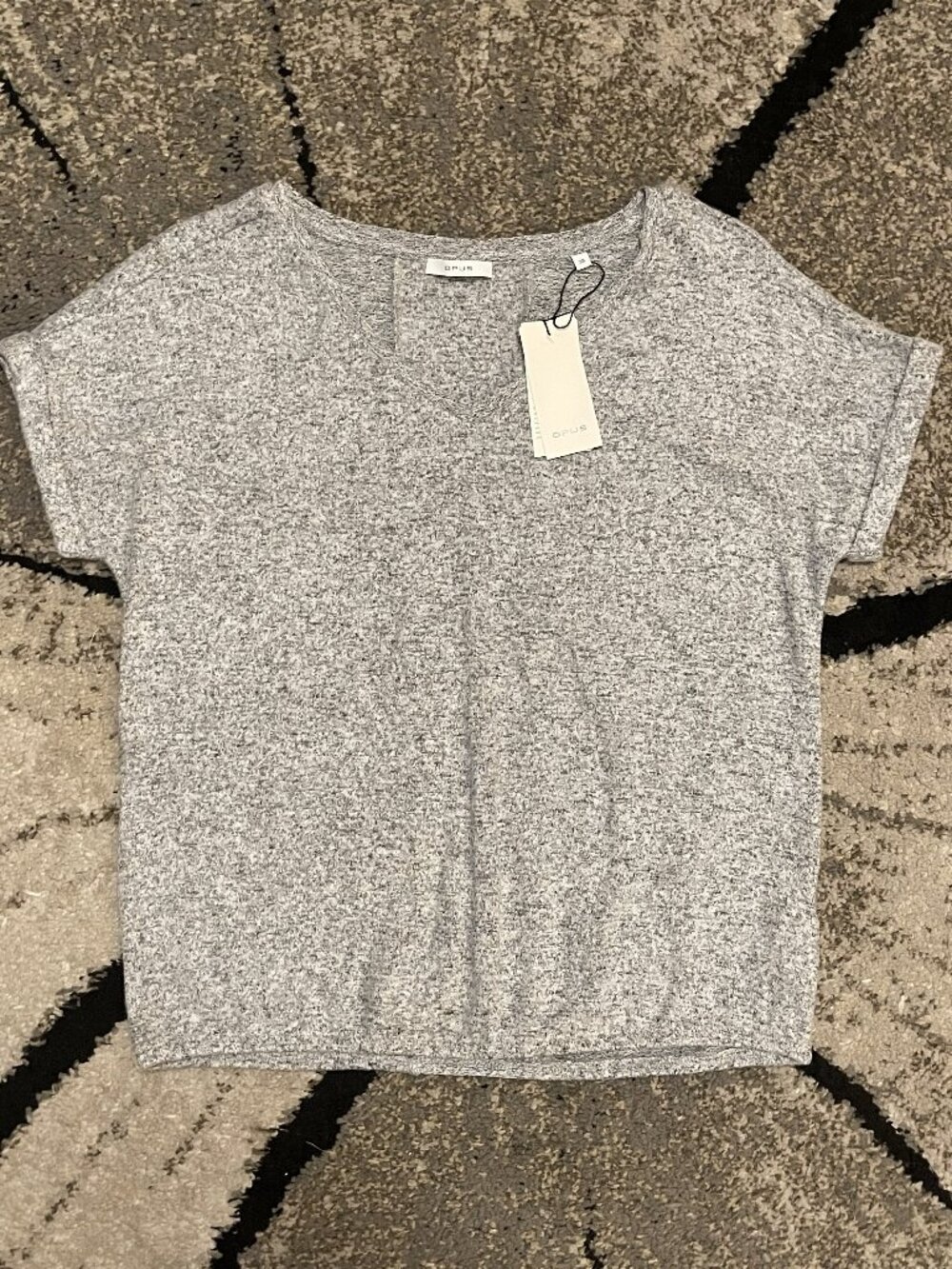 Women's Size L/XL (38) OPUS Top - NWT!